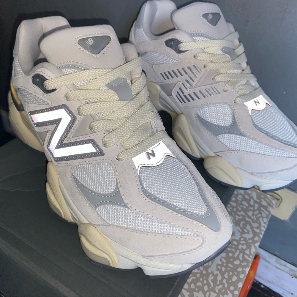 New Balances 9060